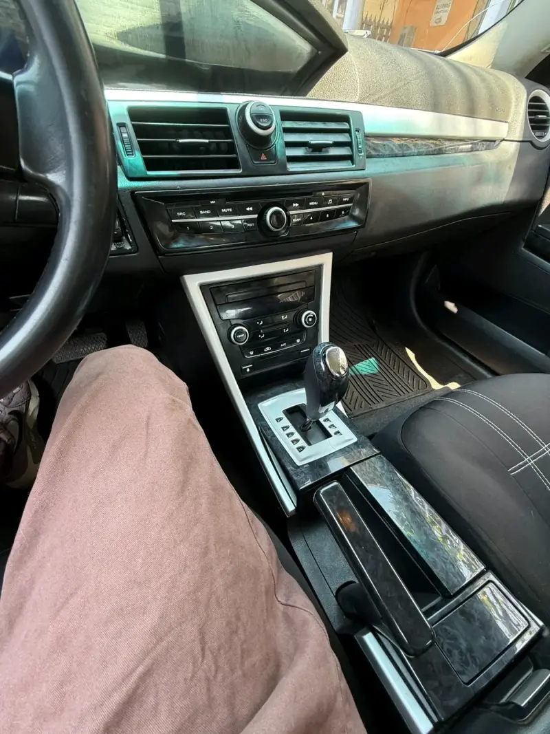 Auto MG 550  en buen estado - 4