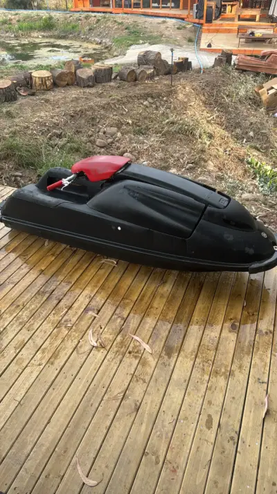 Jet ski Yamaha 700 acuática negra - miniatura 1