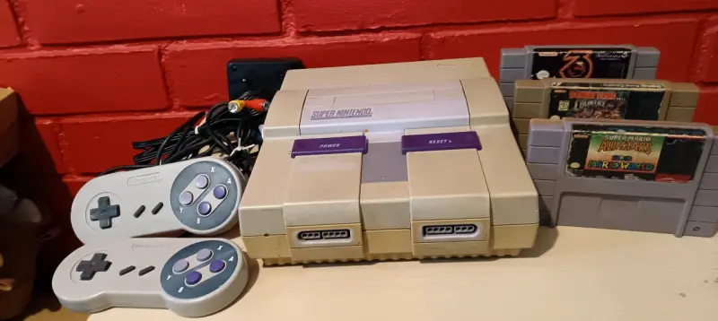 Consola Super Nintendo con controles - 1