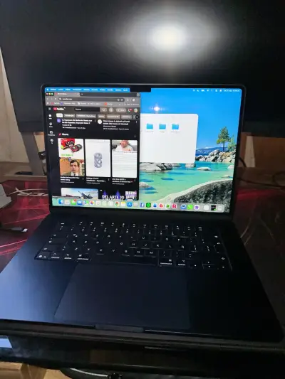 Laptop MacBook Air 15 M4 - miniatura 1