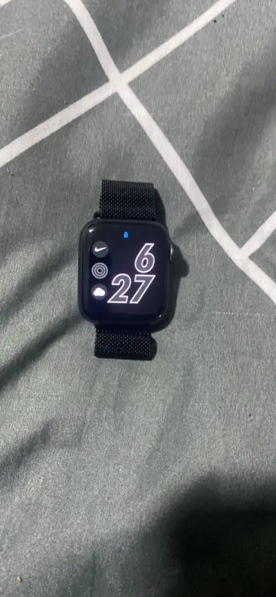 Reloj inteligente negro - miniatura 4