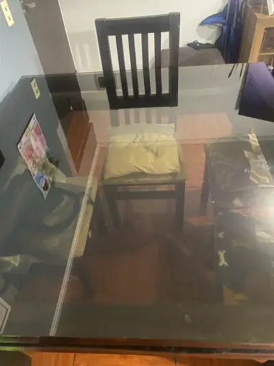 Mesa comedor de vidrio con sillas - miniatura 1