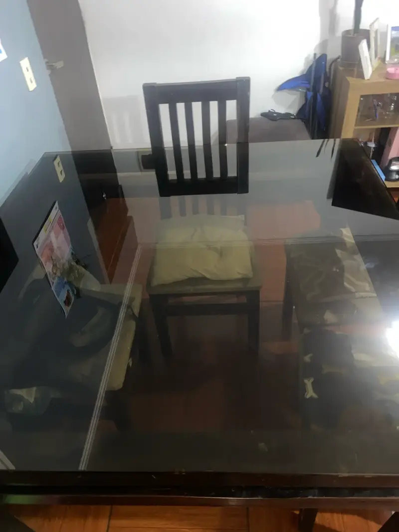 Mesa comedor de vidrio con sillas - 3