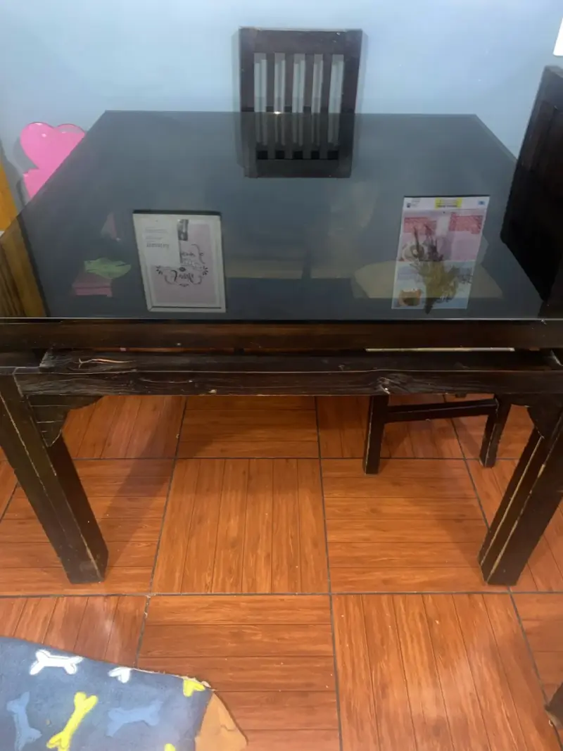 Mesa comedor de vidrio con sillas - 4