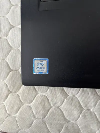 Laptop Lenovo T480p Intel Core i5 7ma Gen - miniatura 2