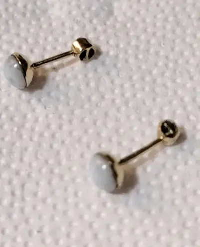 Aros pequeños dorados y blancos - miniatura 1