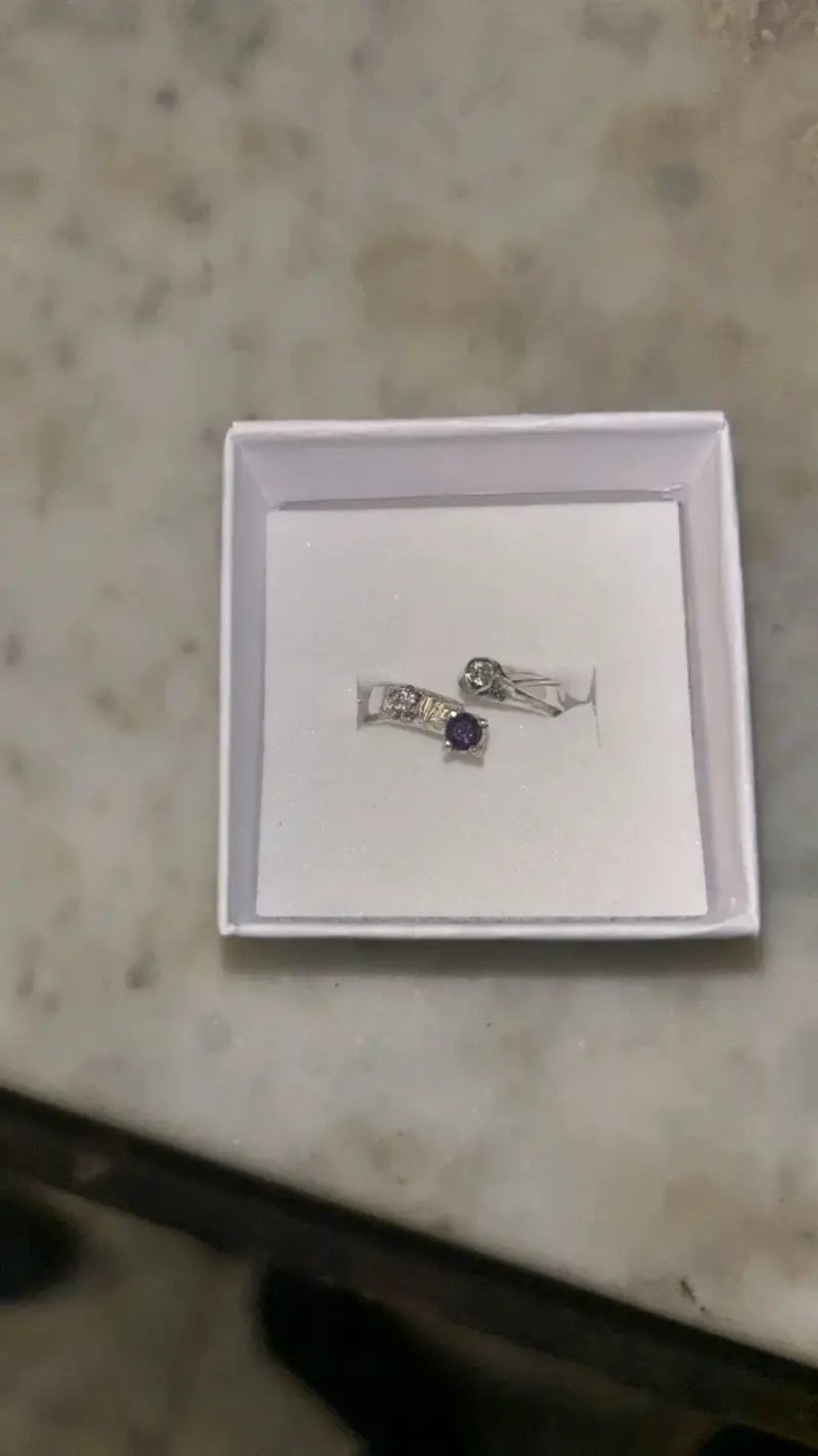 Aros pequeños dorados y blancos - 3