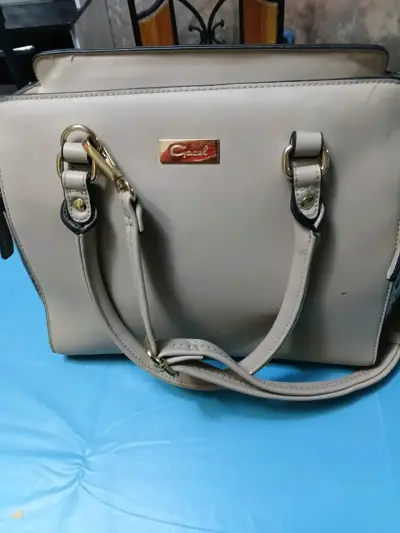 Cartera beige con estilo reptil - miniatura 6