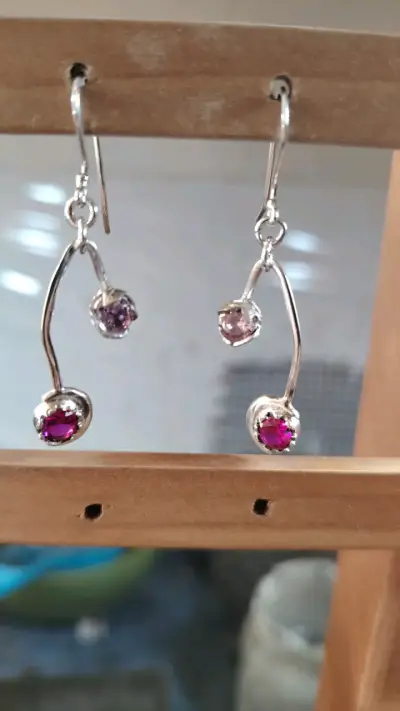 Aros colgantes con gemas - miniatura 1