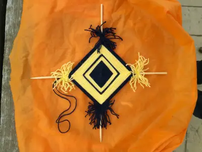 Atrapasueños artesanal en lana Mandalas - miniatura 2