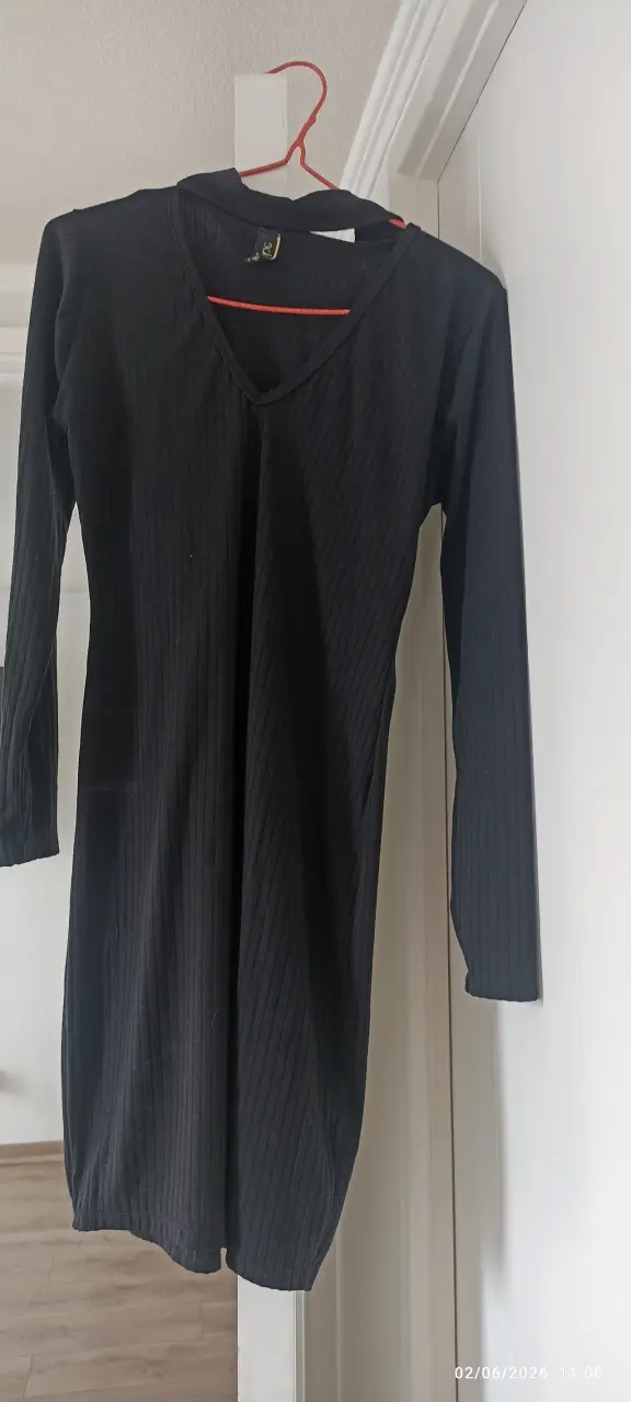 Vestido negro manga larga