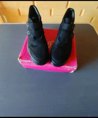 Botines negros de gamuza - miniatura 1