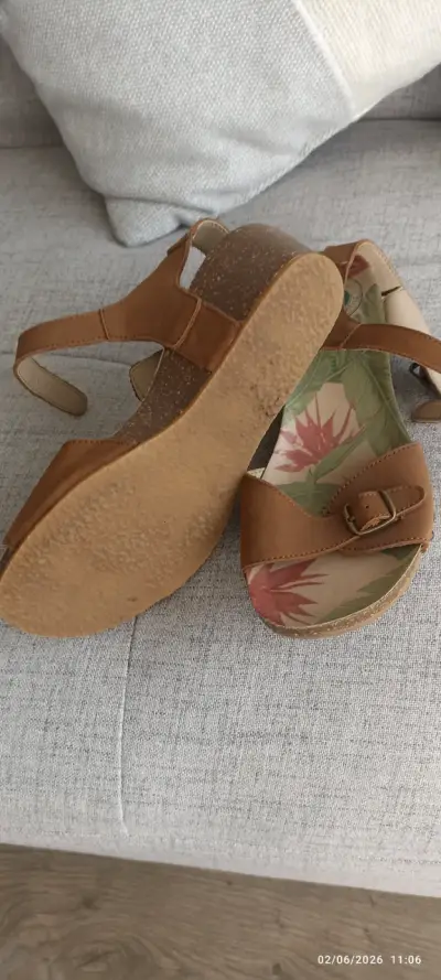Sandalias marrones con plataforma - miniatura 1