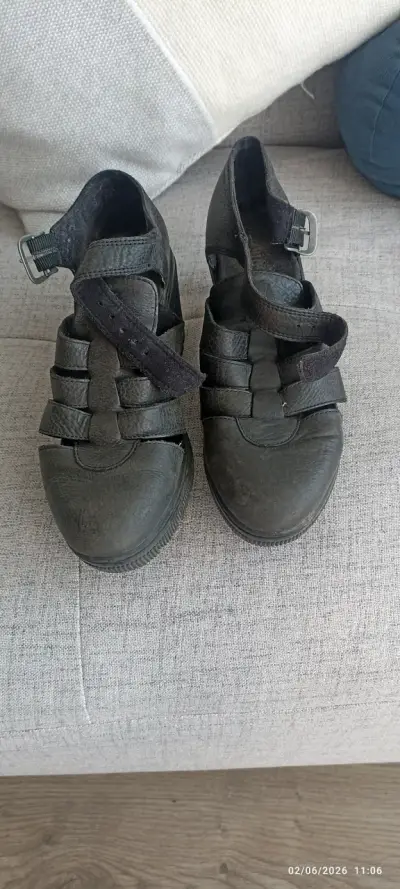 Zapatos negros de cuero - miniatura 1