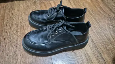 Zapatos negros de ecocuero - miniatura 1