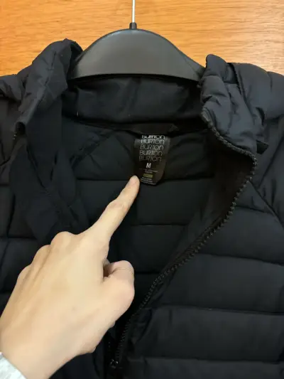 Parka de plumas Burton negra con capucha - miniatura 2