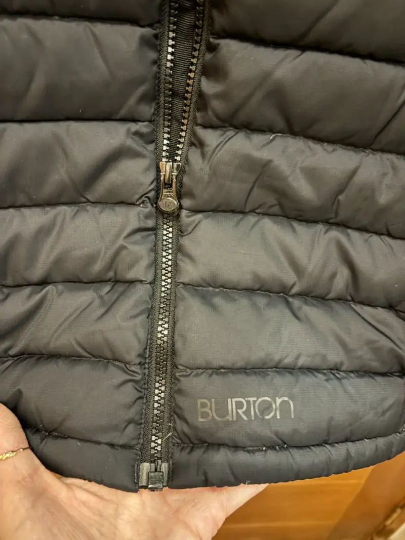 Parka de plumas Burton negra con capucha - 3