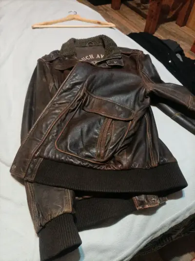 Chaqueta de cuero marrón - miniatura 2