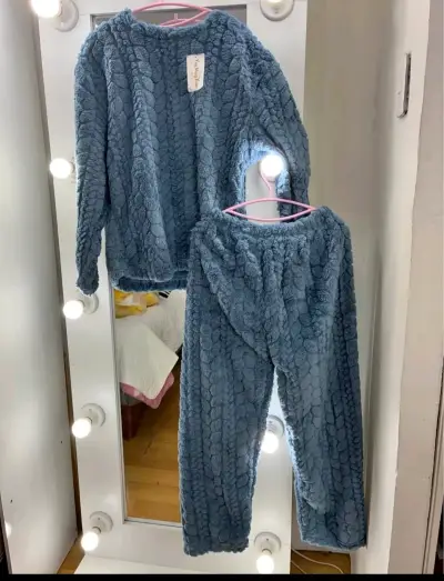 Conjunto de pijama calentitos - miniatura 2