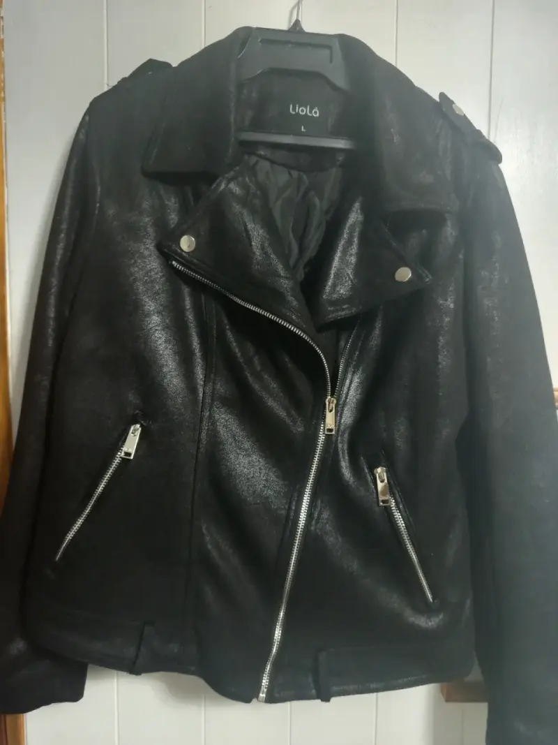 Chaqueta negra de cuero Liola - 3