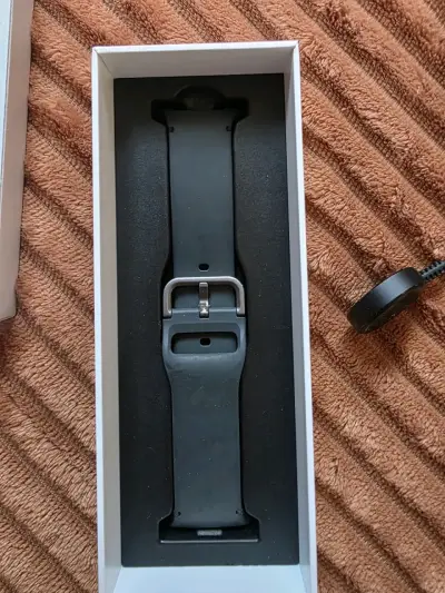 Samsung Galaxy Watch con cargador - miniatura 3