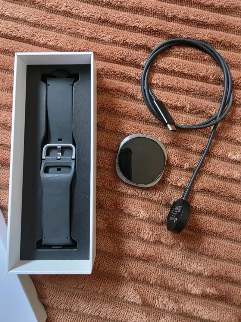Samsung Galaxy Watch con cargador - 6