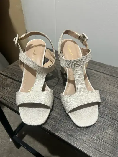 Sandalias blancas textura reptil marca GACEL - miniatura 1