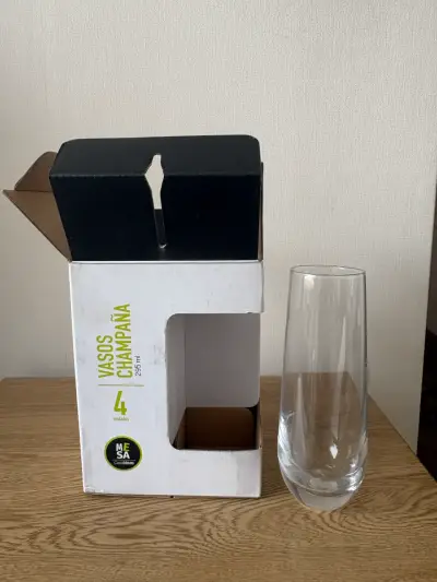 Set de 4 vasos de champaña - miniatura 1