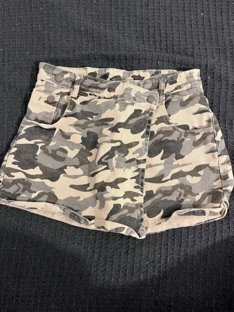 Shorts camuflados para mujer