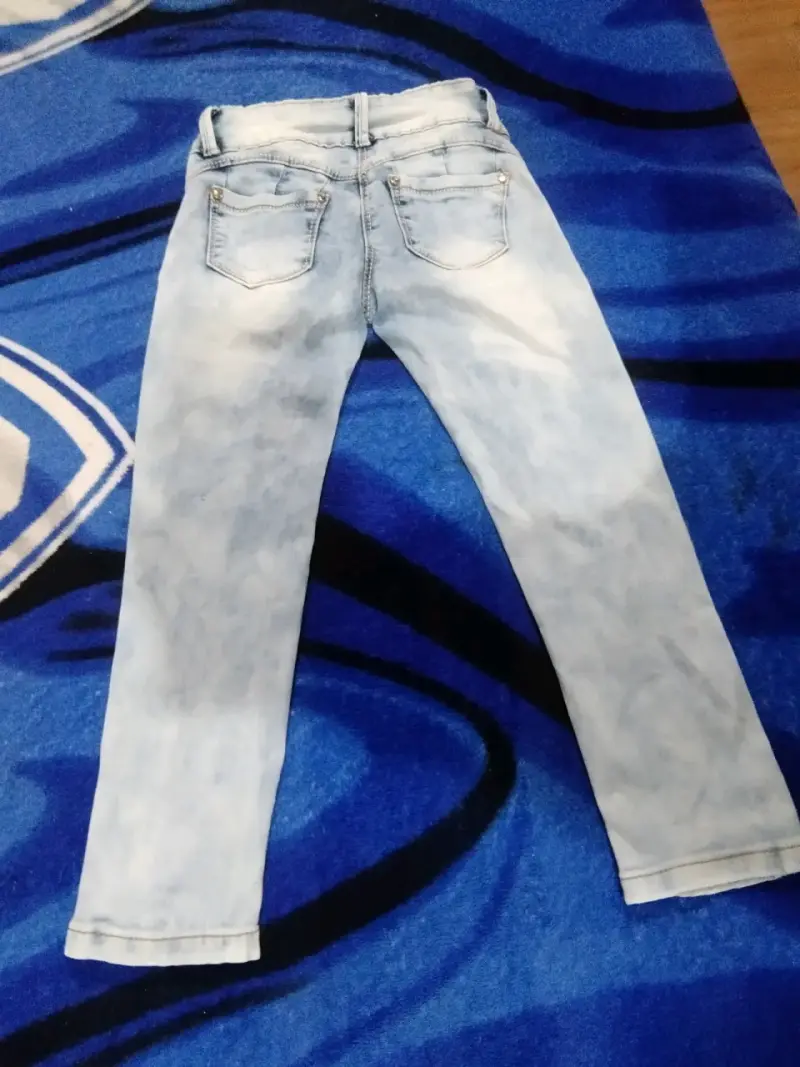 Jeans negros con detalles brillantes - 3
