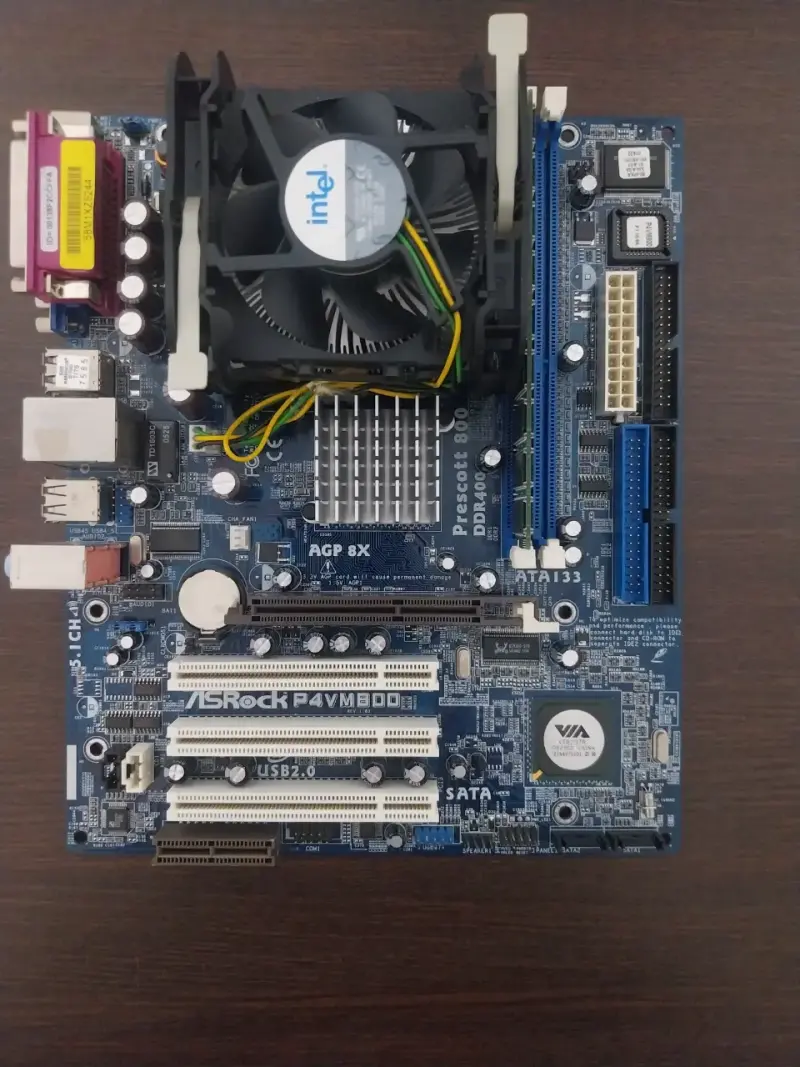 Placa Madre ASRock P4VM800 + P4 3.00GHz + 512M RAM - 2