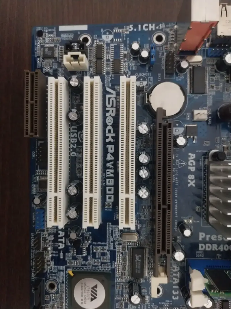 Placa Madre ASRock P4VM800 + P4 3.00GHz + 512M RAM - 3
