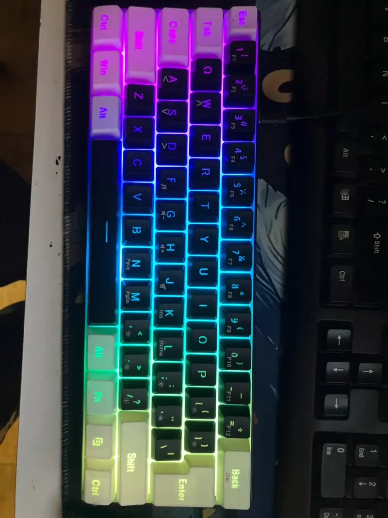 Teclado Mecánico 60% Nuevo - 68 Teclas Hot RGB - 3