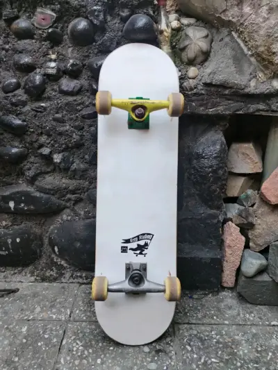 Skateboard - miniatura 1