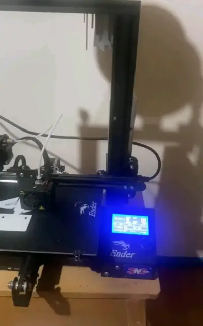 Impresora 3D Ender usada - miniatura 1