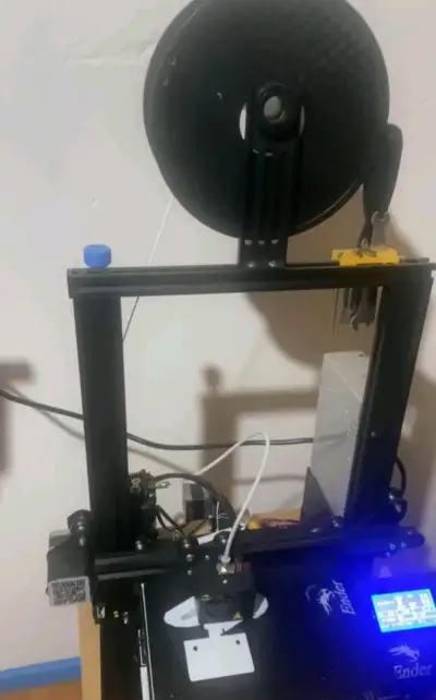 Impresora 3D Ender usada - miniatura 3