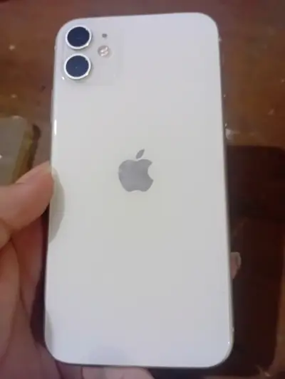 iPhone blanco en buen estado - miniatura 1