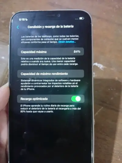 iPhone blanco en buen estado - miniatura 2