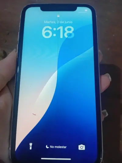 iPhone blanco en buen estado - miniatura 3