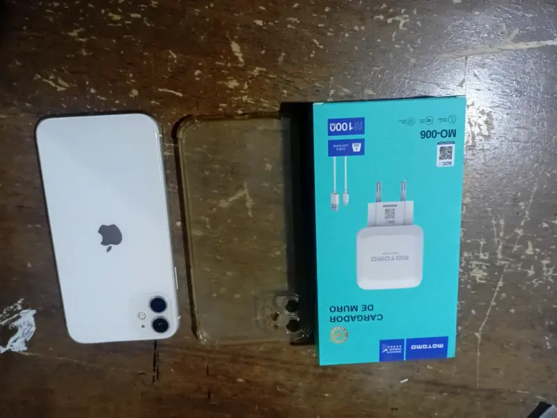 iPhone blanco en buen estado - 4