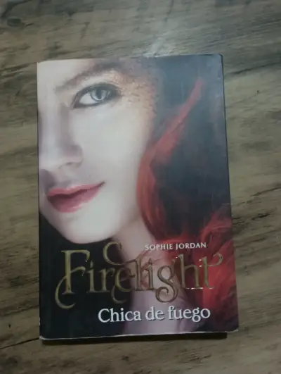 Firelight: Chica de Fuego - miniatura 1
