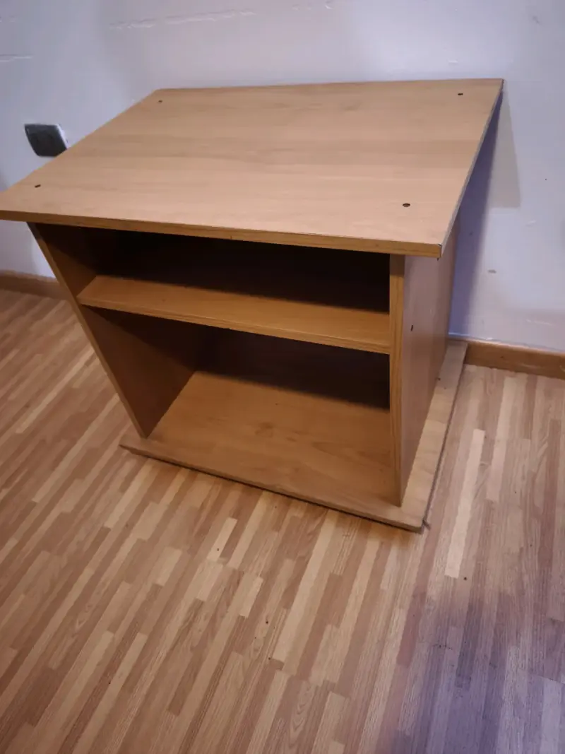 Mesa de madera para TV - 2