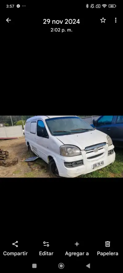 Van blanca para reparación - miniatura 1