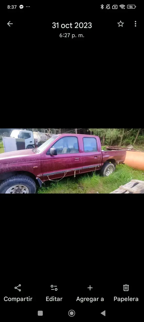 Camioneta pickup roja usada - 2