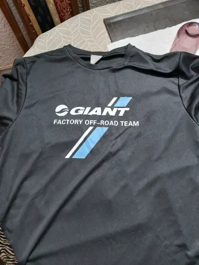 Polera deportiva Giant negra - miniatura 2