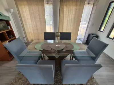 Comedor de vidrio con seis sillas - miniatura 1