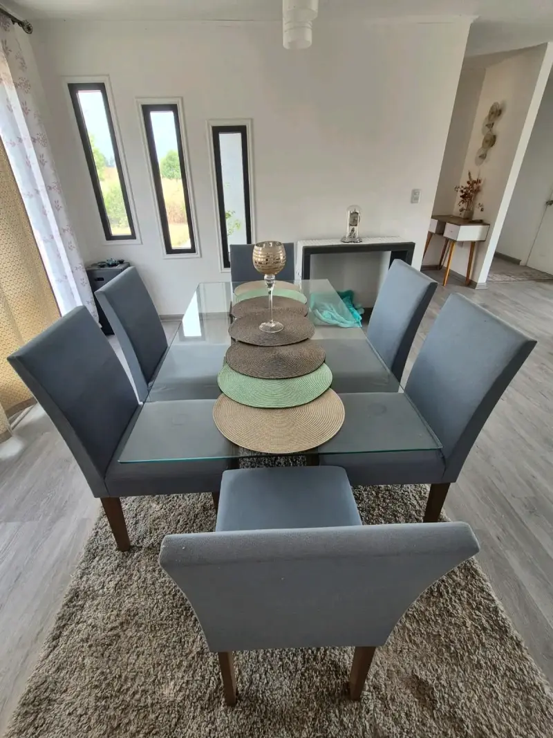 Comedor de vidrio con seis sillas - 2