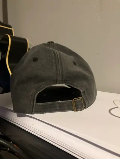 Gorra Jockey Negra - Diseño de un Gato - miniatura 3