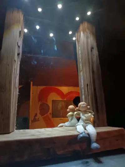 Espejo decorativo con luces LED - miniatura 2