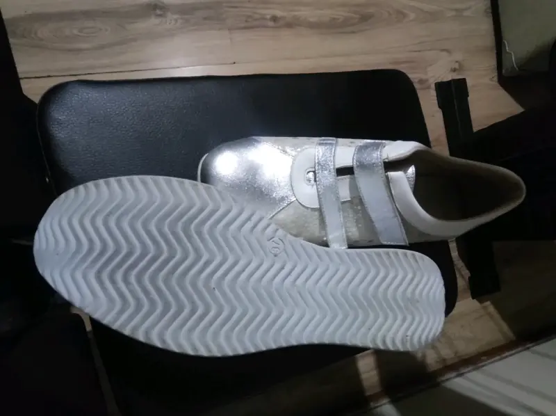 Zapatillas cuero con diseño número 37 - 2
